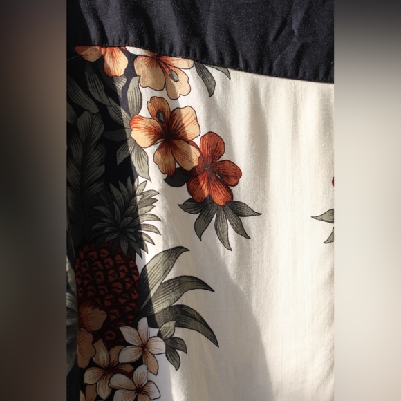 Floral Casual Button Down - Picture 6 of 8